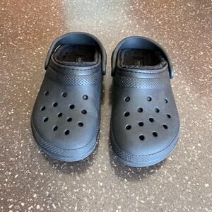 Crocs Faux Fur Lined Clogs Black size M5 W7 Shoes Dual Comfort Slip On 203591